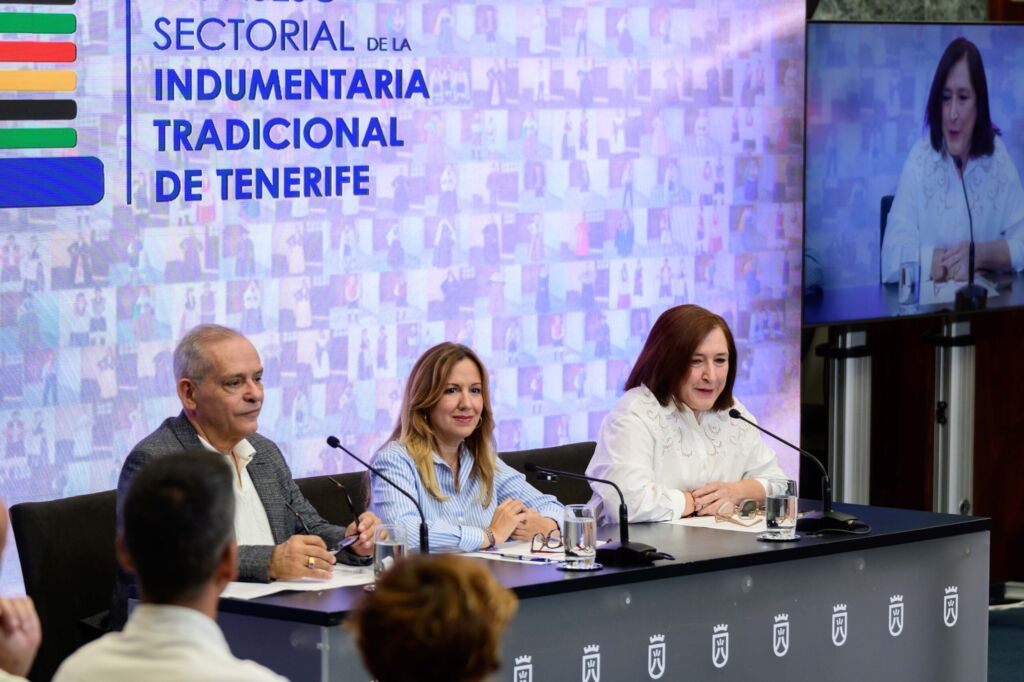 El Cabildo refuerza las acciones para proteger la indumentaria tradicional de Tenerife