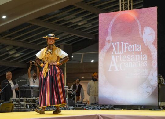 DESFILE-INDUMENTARIA-TRADICIONAL-FERIA-ARTESANÍA-CANARIAS-2